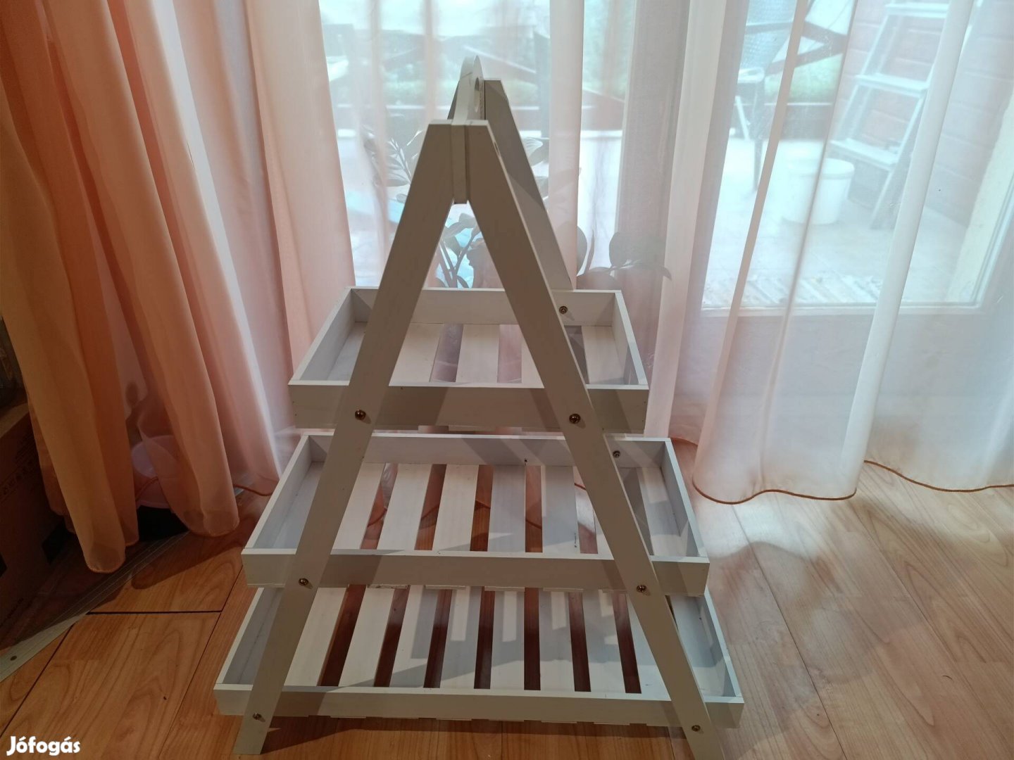 Fehér három szintes virágállvány