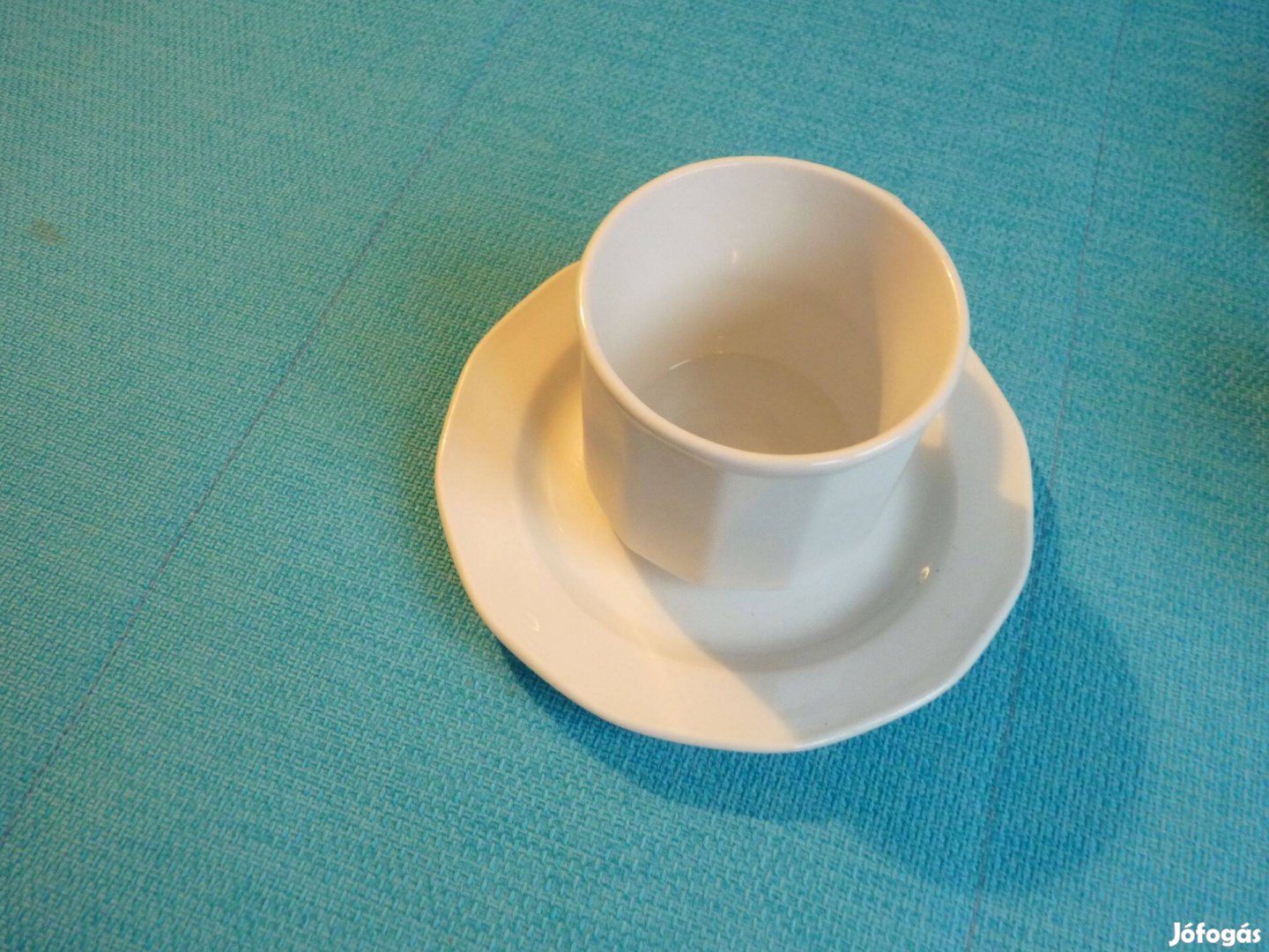 Fehér kerámia kávés csésze, csészealj készlet