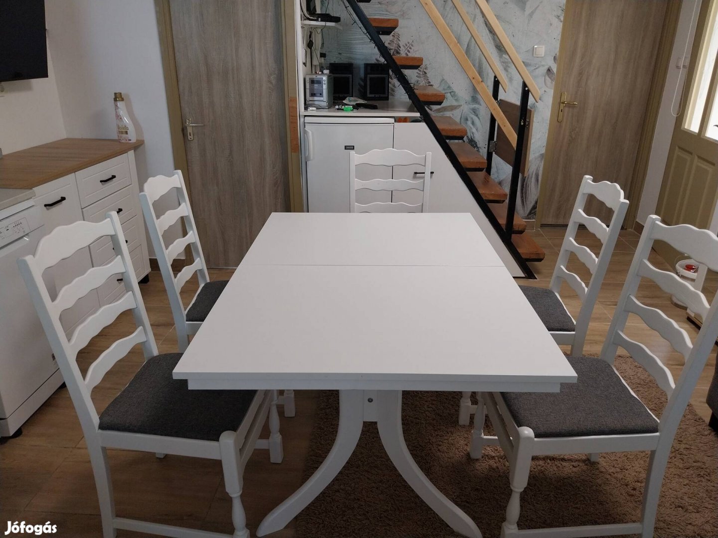 Fehér kihuzhato asztal