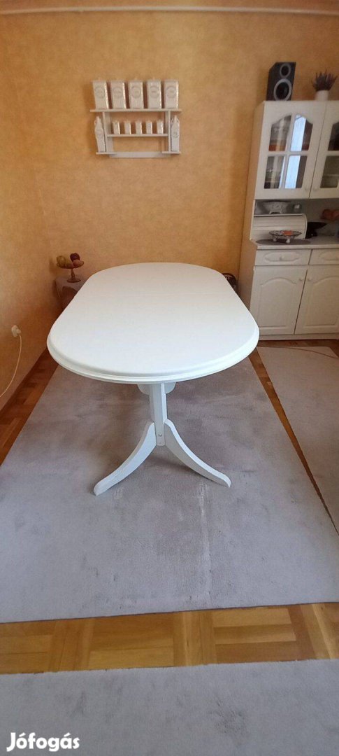 Fehér kihúzhatós fa étkezőasztal eladó!