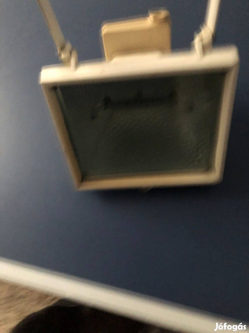 Fehér kültéri reflektorlámpa eladó