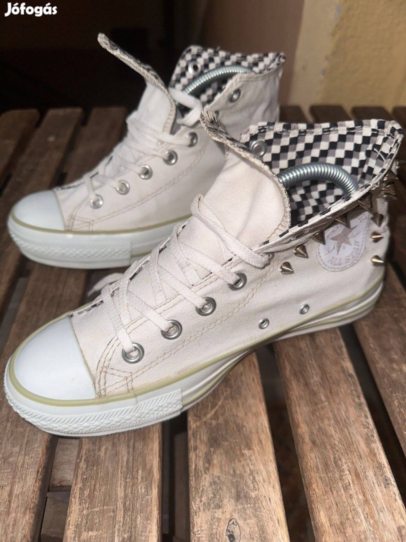 Fehér magas szárú Converse cipő (38-as méretben)