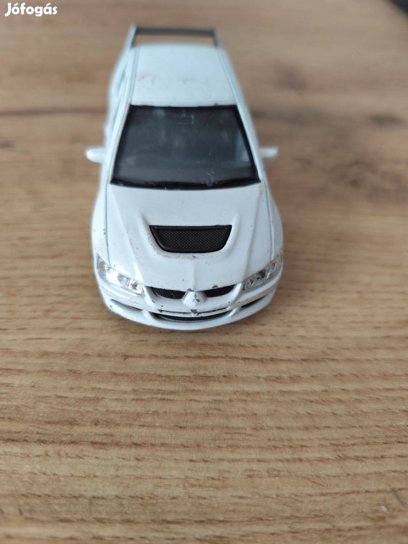 Fehér mitsubishi lancer matchbox