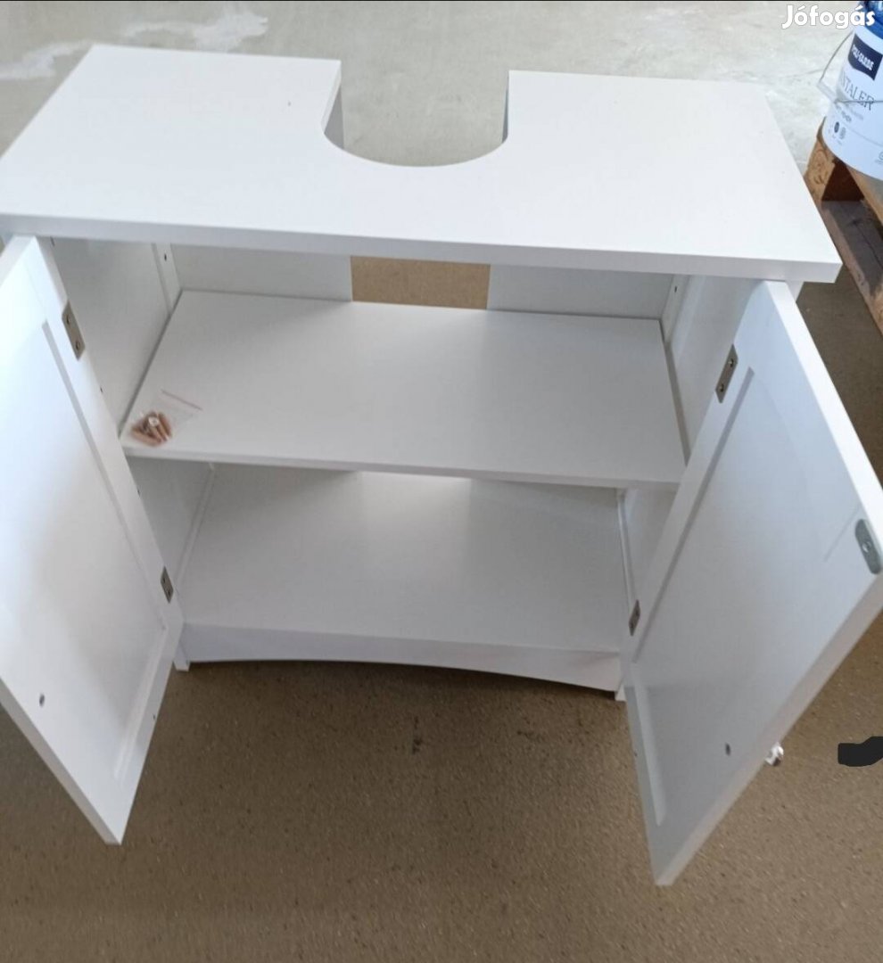 Fehér mosdó alatti kisszekrény