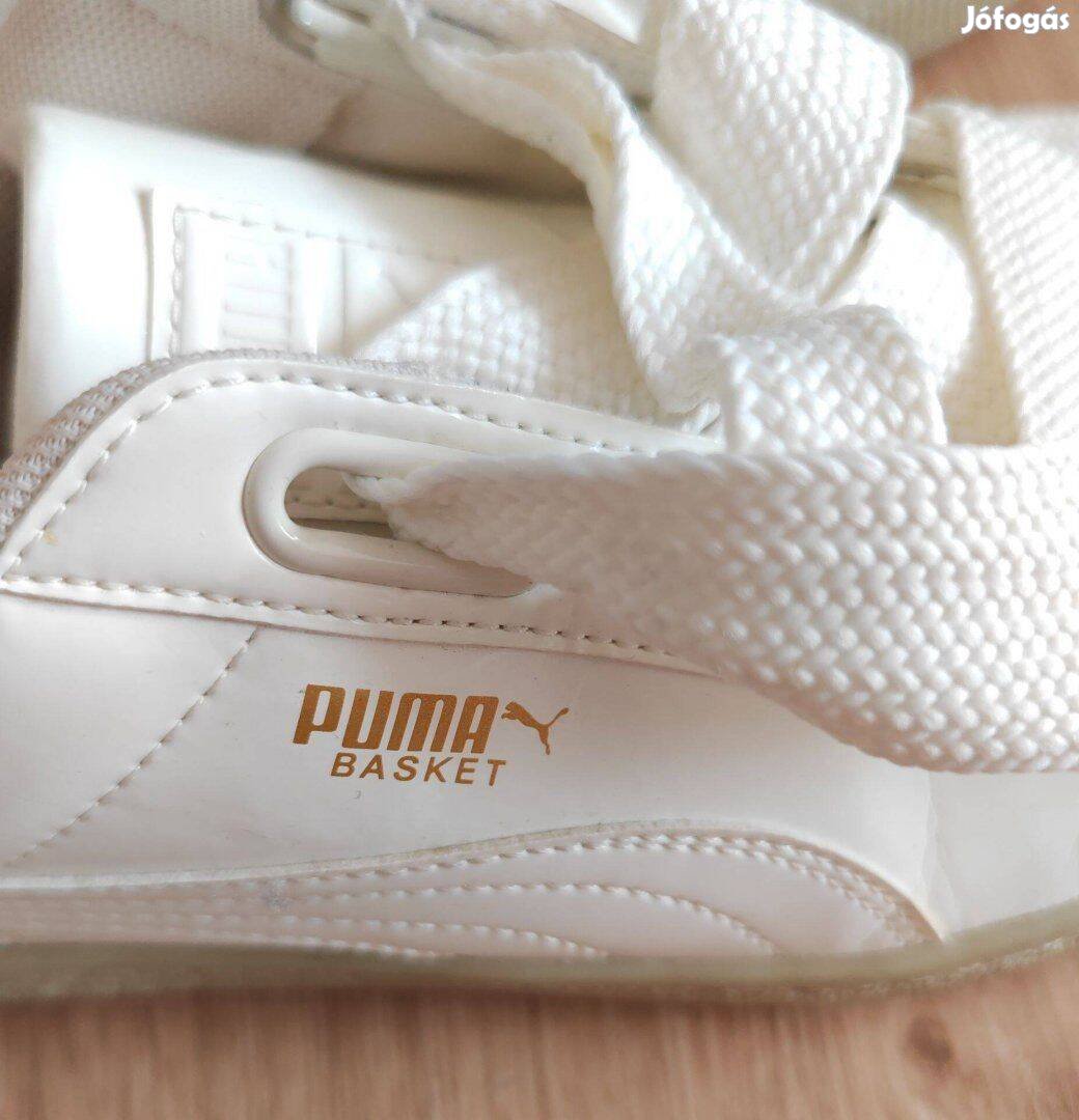 Fehér női Puma sportcipő