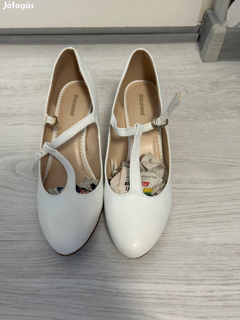 Fehér női cipő