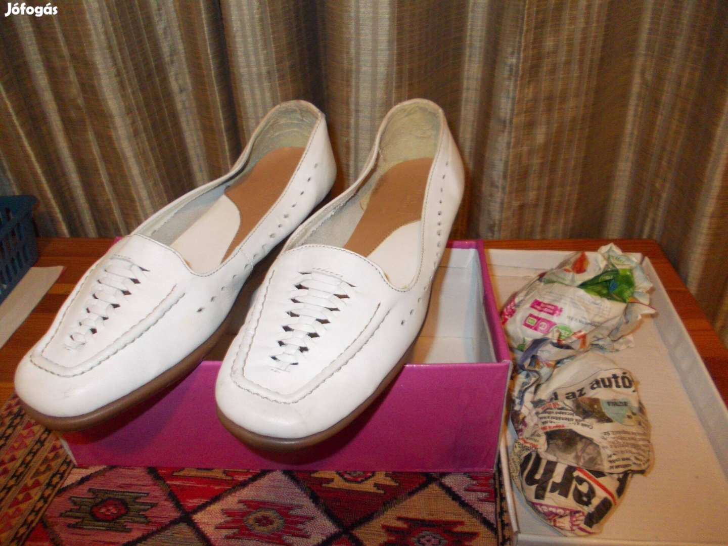Fehér női cipő eladóB