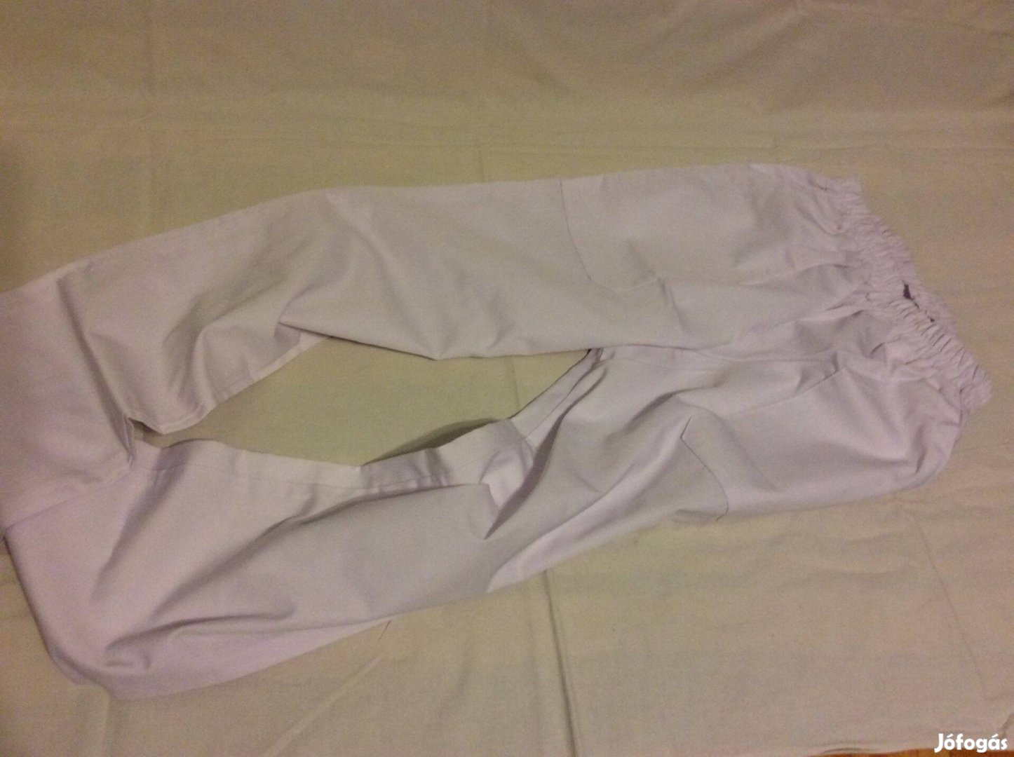 Fehér női nadrág 3 db M-es méretben eladó