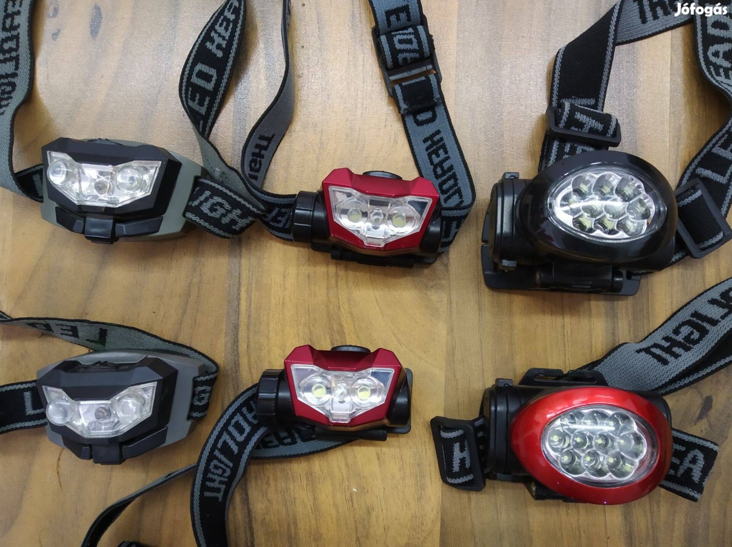 Fehér piros Fejlámpa 1db AA és 3db AAA elemmel headlamp LED lámpa