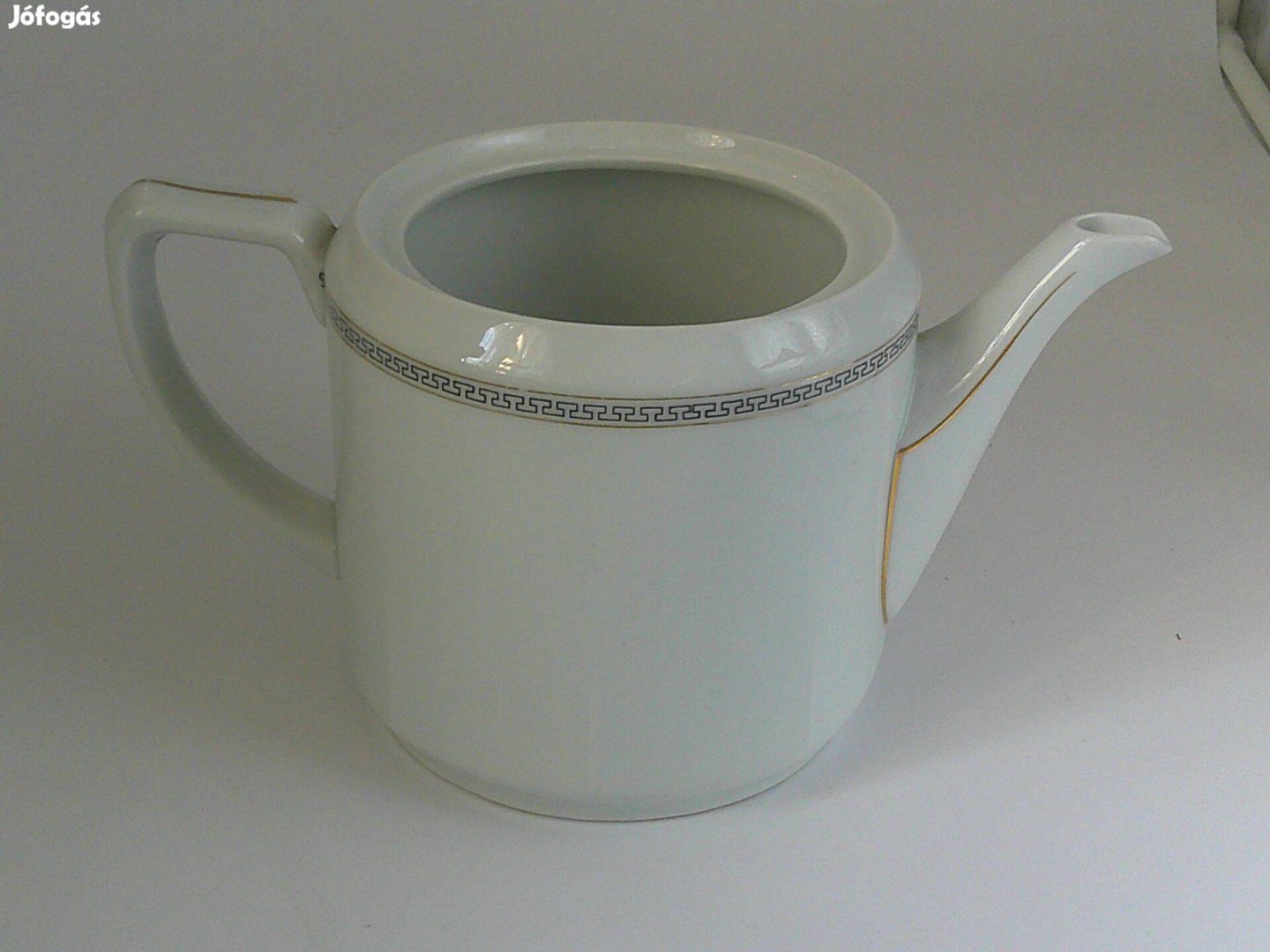 Fehér porcelán kancsó, kiöntő