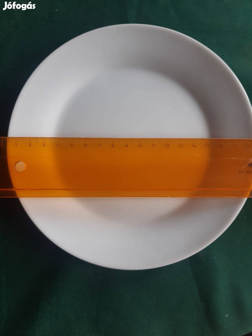 Fehér porcelán tányérok 60 db 19 cm, 60 db 23 cm átmérő