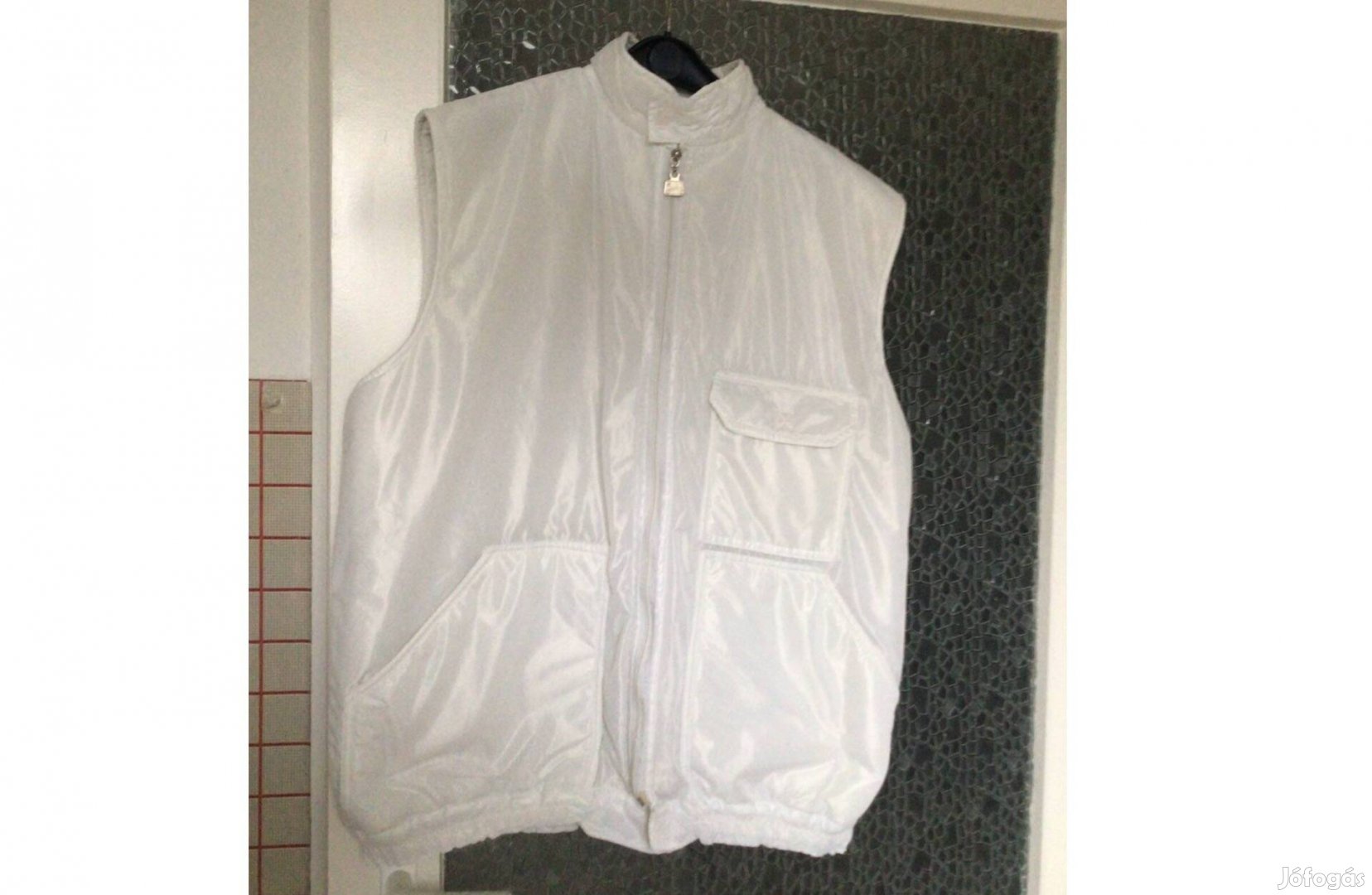Fehér pufi mellény sosem hordott L méretben eladó