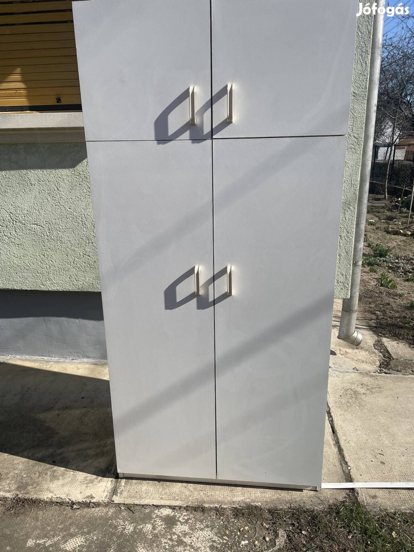 Fehér szekrény polcos-akasztós 20000 ft