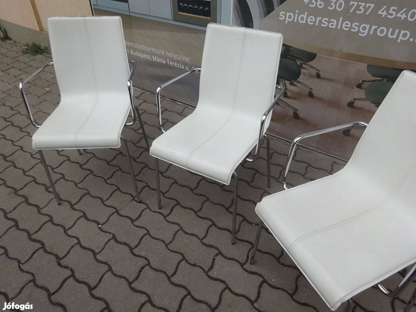 Fehér színű, karfás étkezőszék, bőrszék, Pedrali Kuadra -