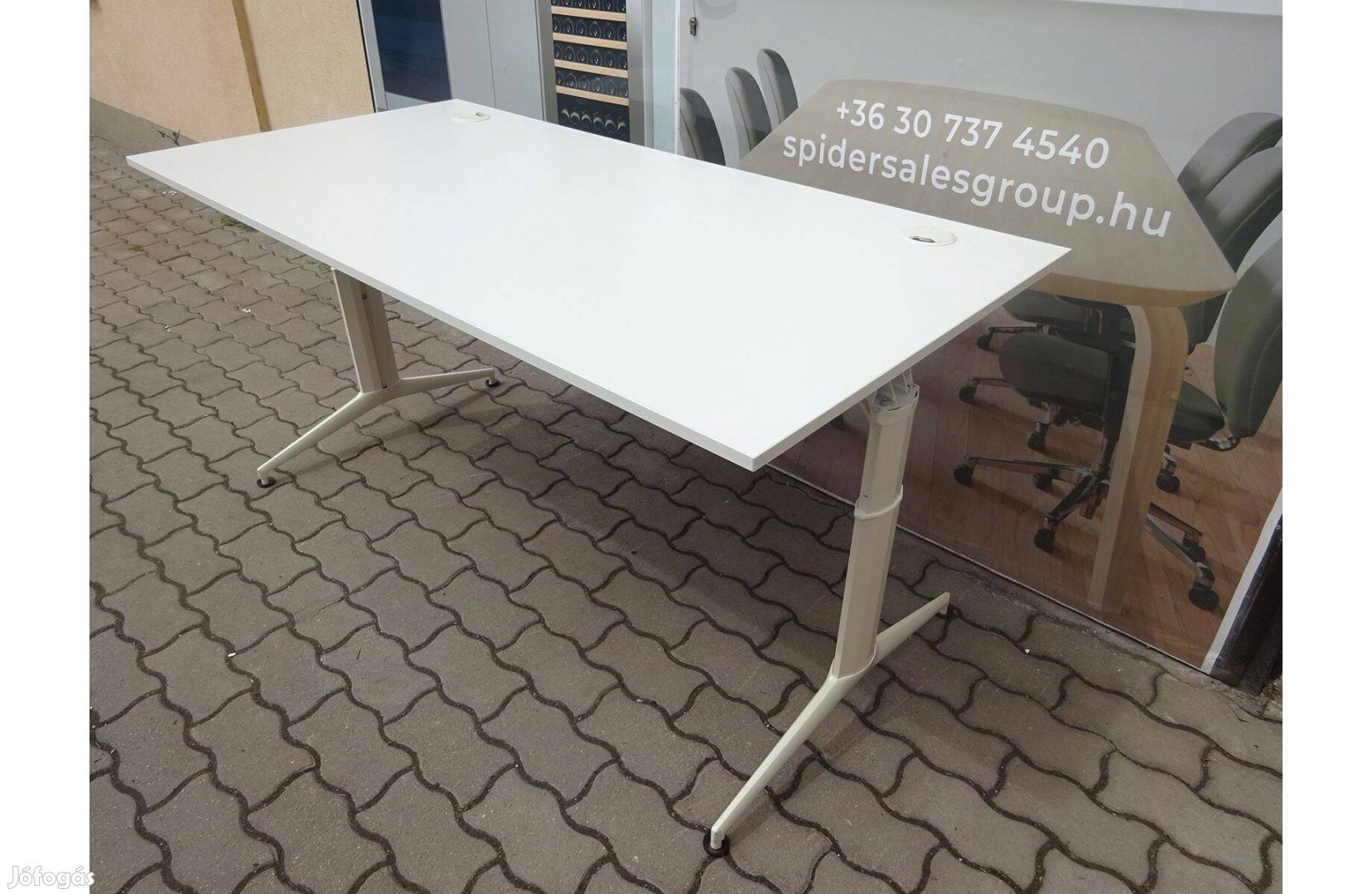 Fehér színű íróasztal, számítógépasztal 160x80 cm, használt irodabútor