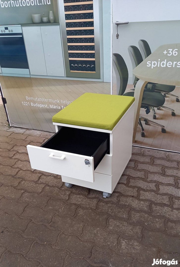 Fehér színű irodai tároló, konténer, 3 fiókos, gurulós - használt