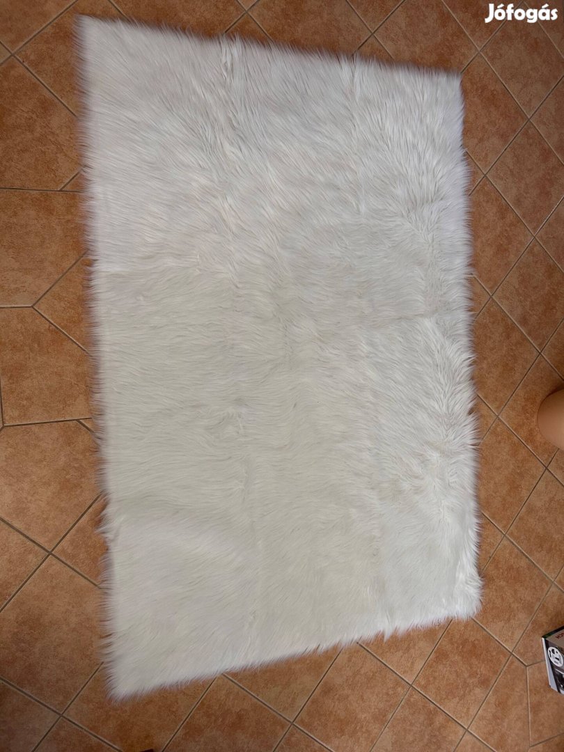 Fehér szőnyeg eladó