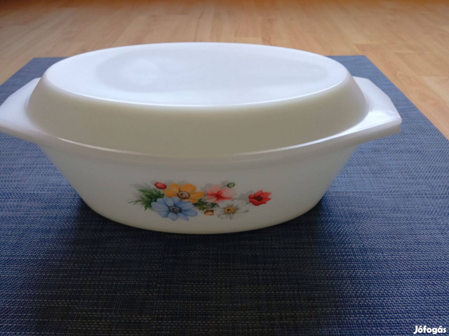 Fehér tejüveg jénai porcelánok olcsón eladóak