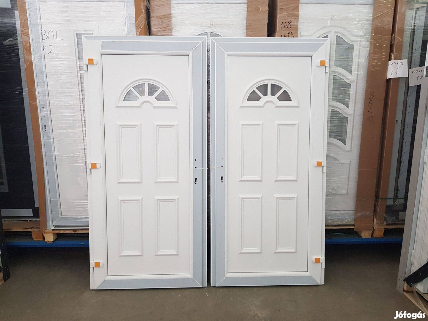 Fehér új bejárati ajtó 100x210 cm