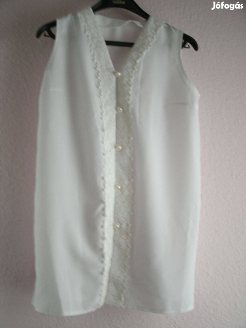 Fehér ujjatlan blúz M méret elől gombos,