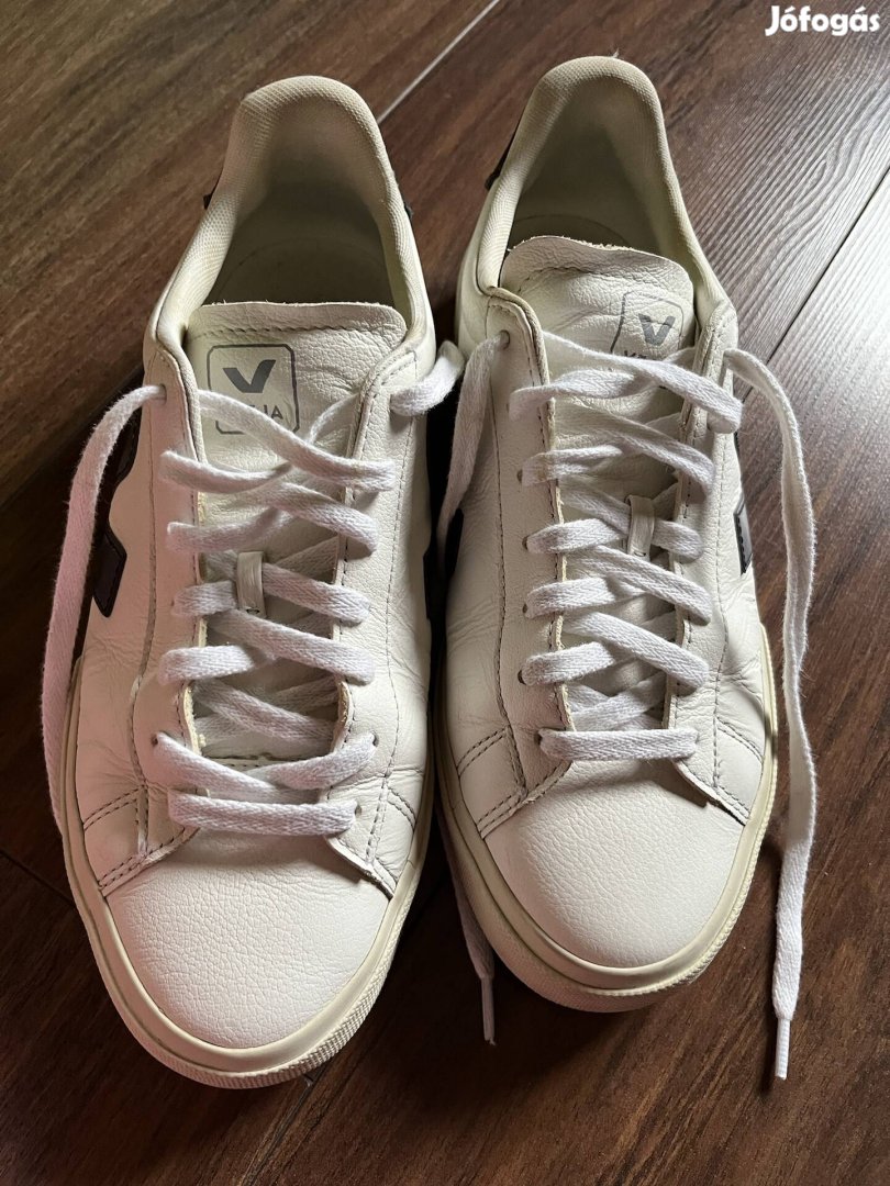Fehér veja cipő