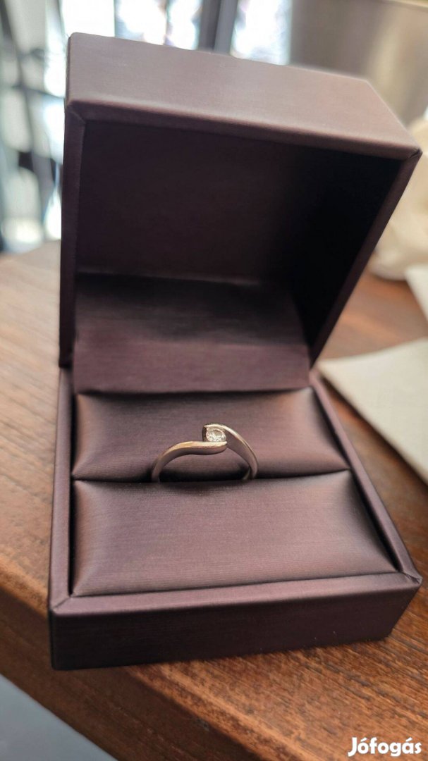 Fehérarany - gyémánt gyűrű