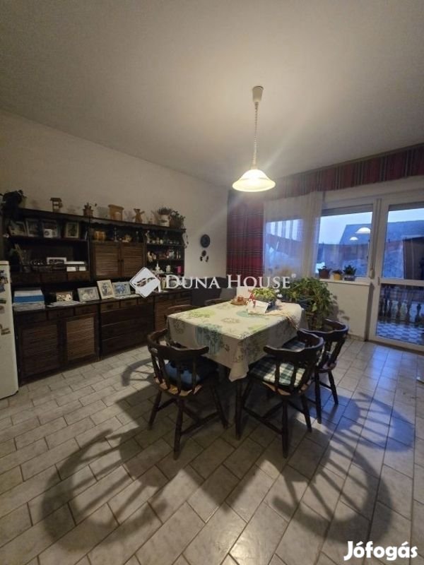 Fehérvárcsurgói 260 nm-es ház eladó