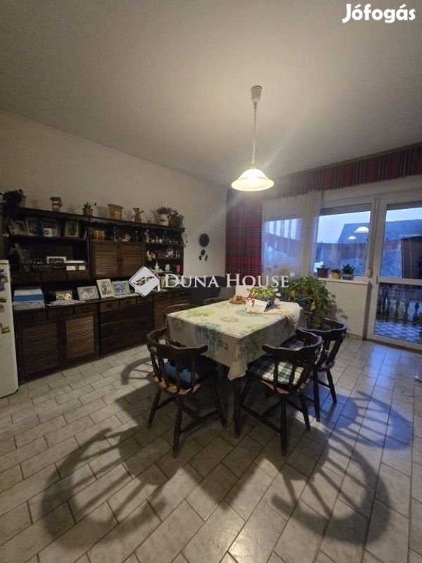 Fehérvárcsurgói 260 nm-es ház eladó