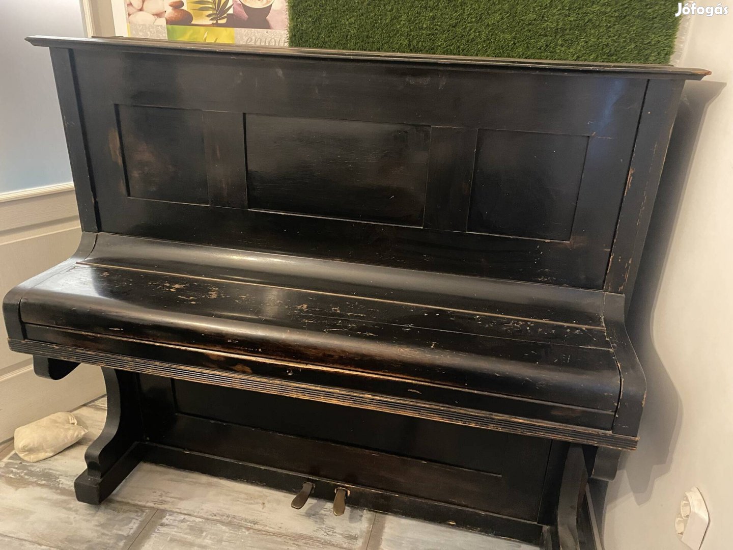 Fekete 100 éves pianino zongora