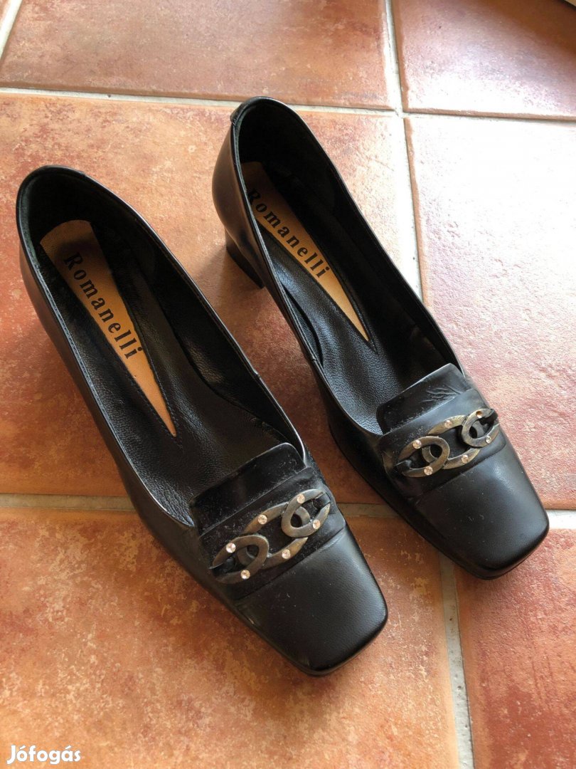 Fekete 38-as női cipő
