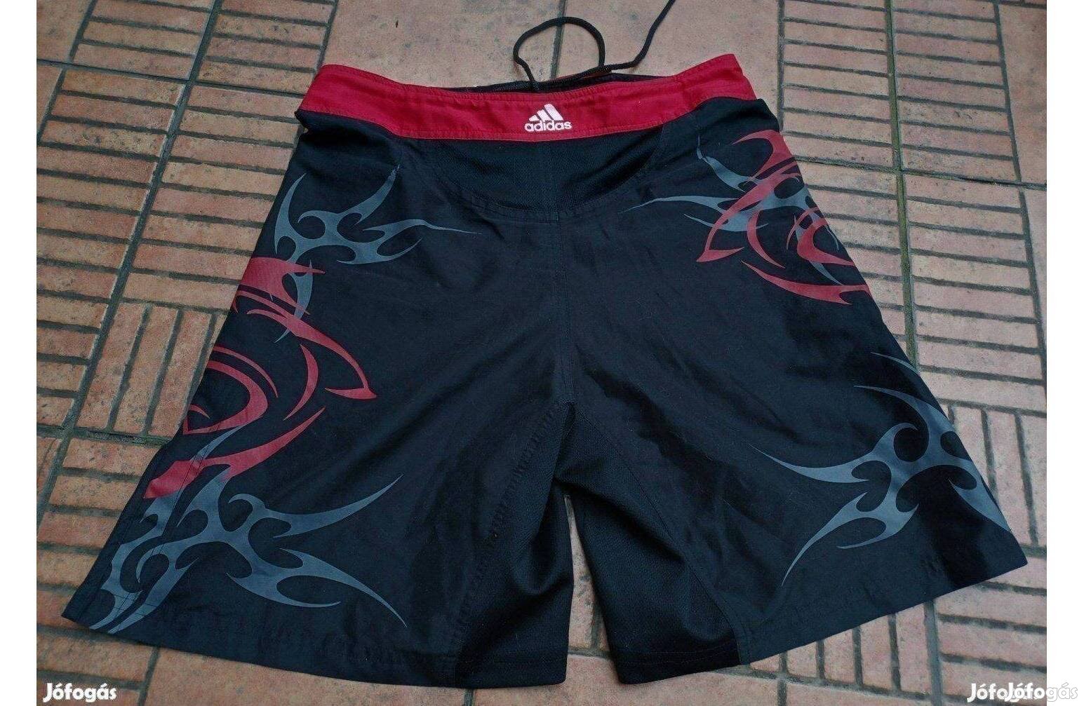 Fekete Adidas fürdőnadrág M