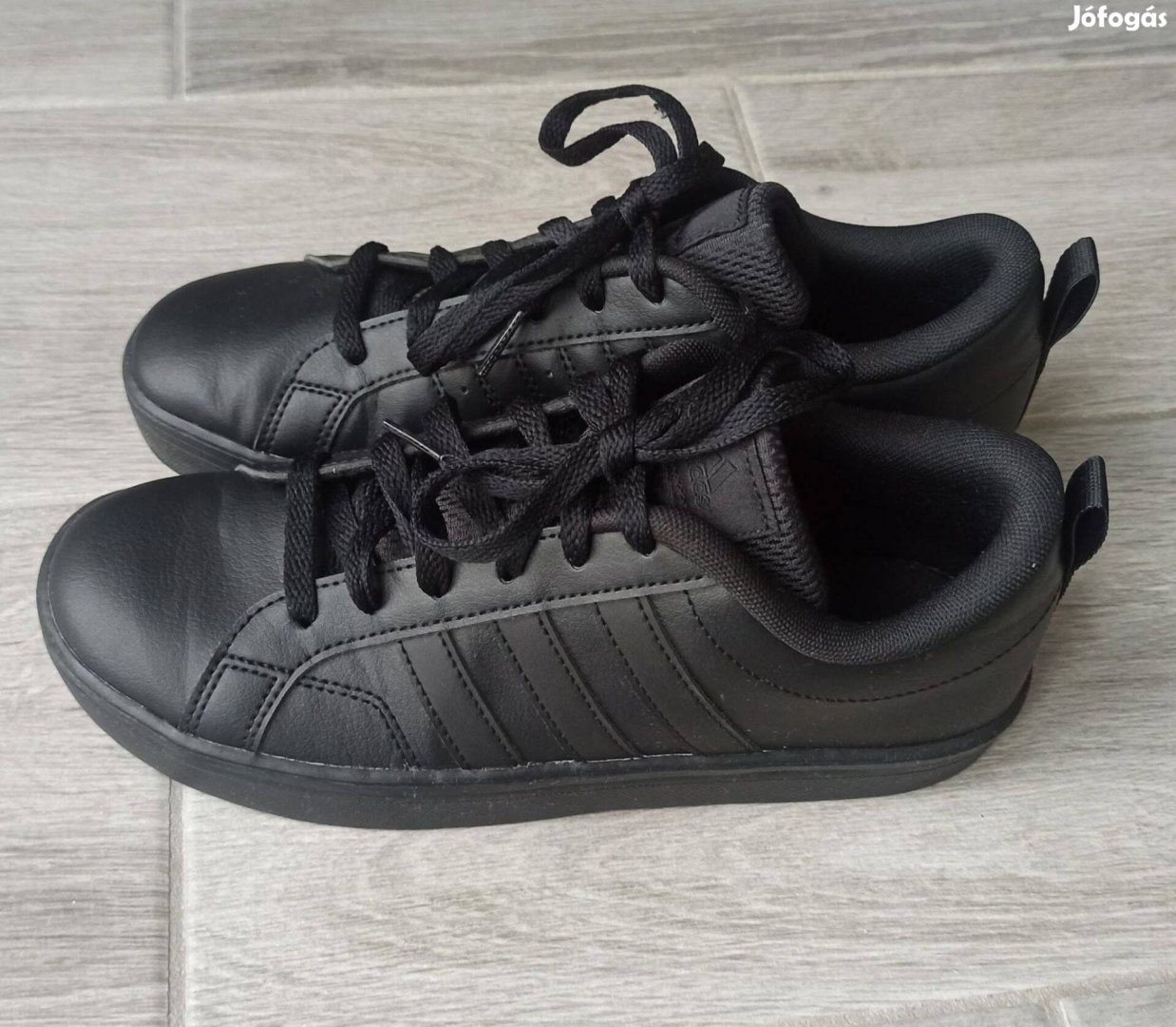 Fekete Adidas sportcipő 36 23