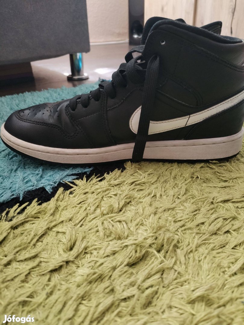 Fekete Air Jordan