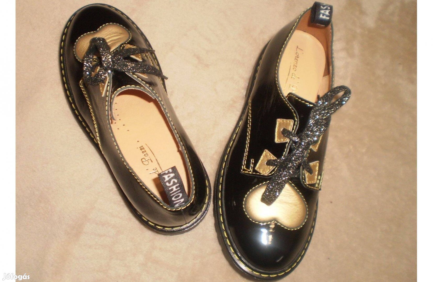 Fekete-Arany Cipő