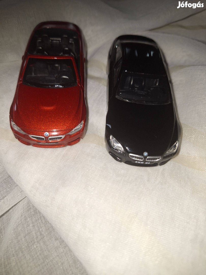 Fekete BMW M6 Piros BMW M4 cabrio játékautó együtt