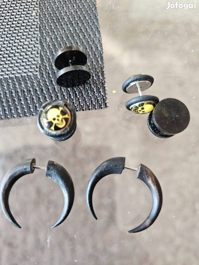 Fekete Fülbevaló, egy pár, csavaros, új!