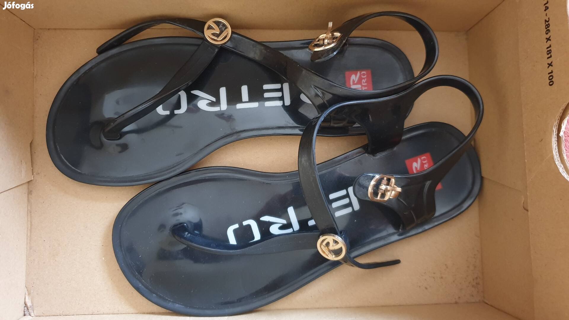 Fekete Retro saru (méret: 36)