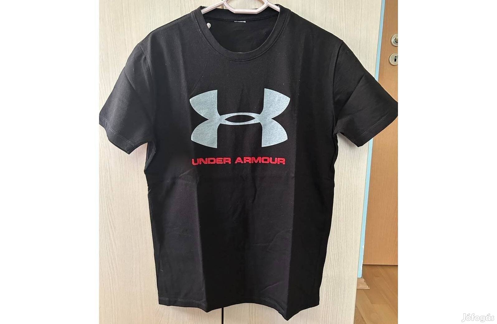 Fekete Under Armour férfi póló