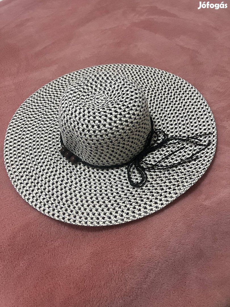 Fekete - fehér szalma kalap 