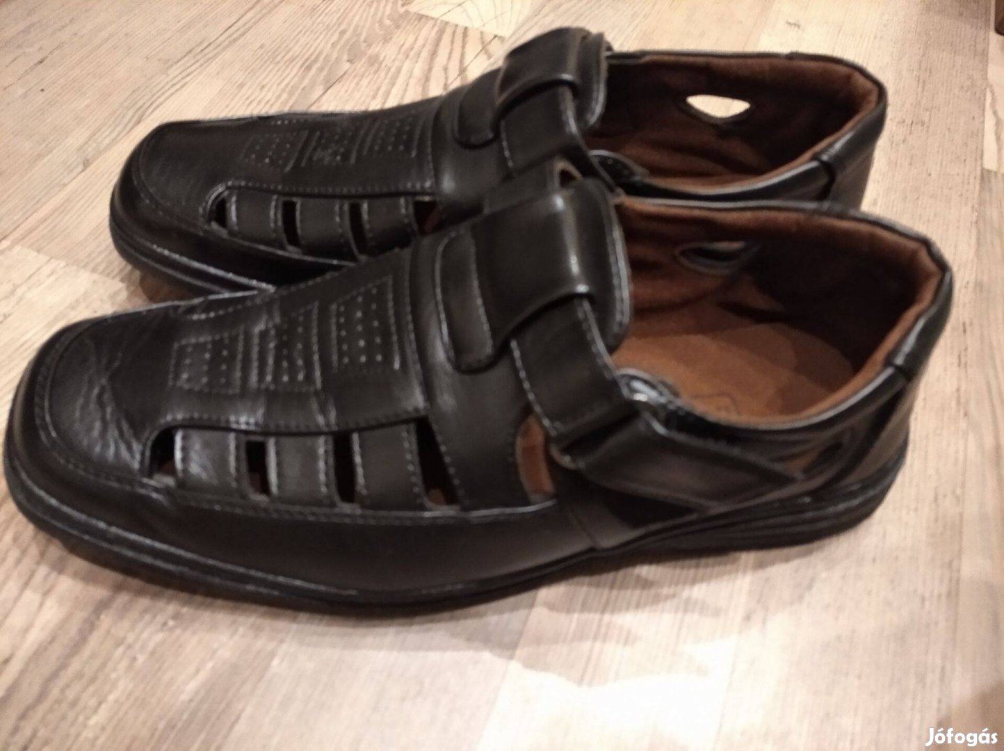 Fekete, bőr, férfi szandál
