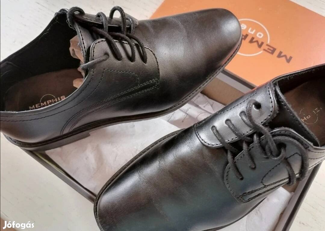 Fekete alkalmi bőr cipő 24-es