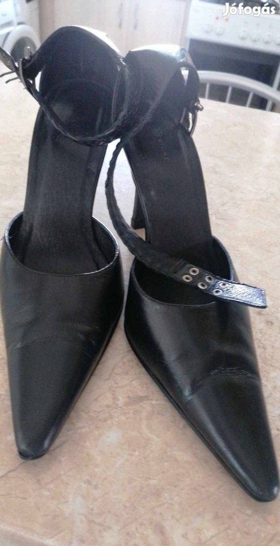 Fekete alkalmi cipő