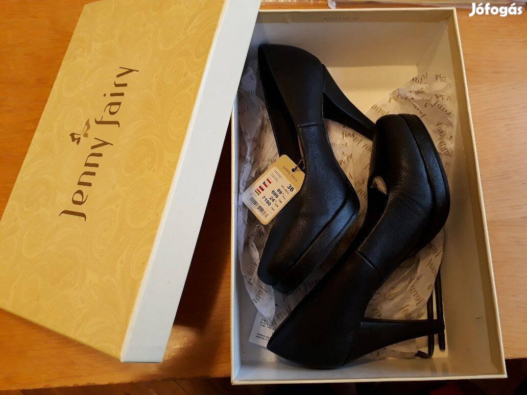 Fekete alkalmi magassarkú női cipő