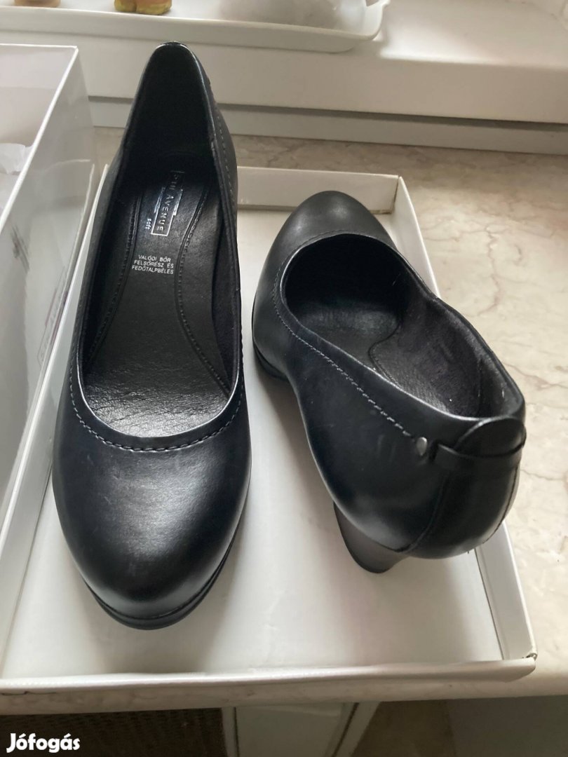 Fekete bőr 38-as új cipő eladó