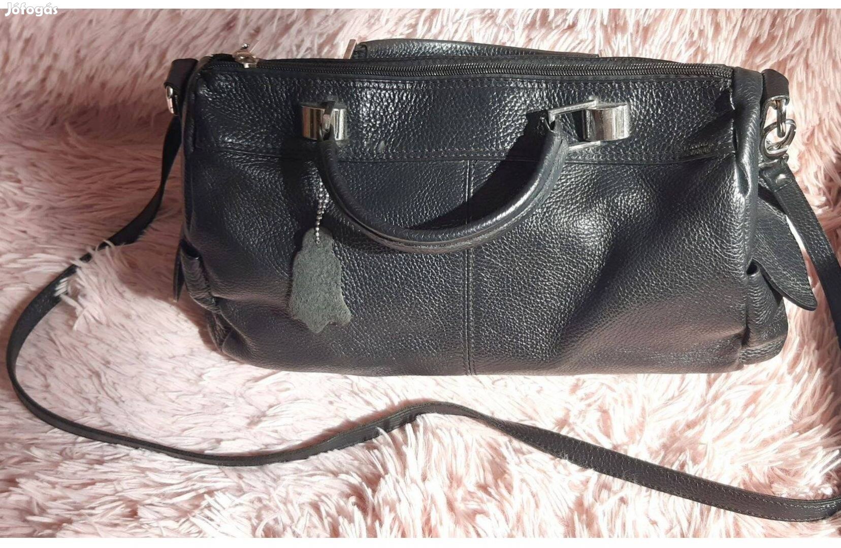 Fekete bőr, vállon is hordható női táska eladó