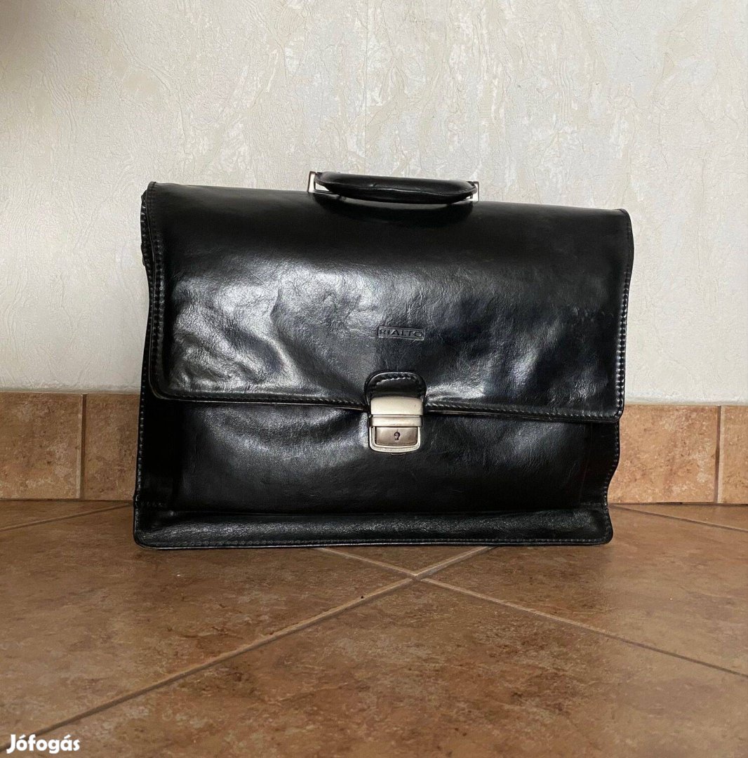 Fekete bőr aktatáska