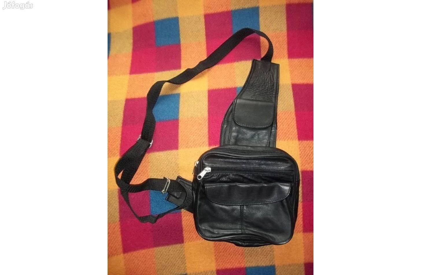 Fekete bőr oldaltáska