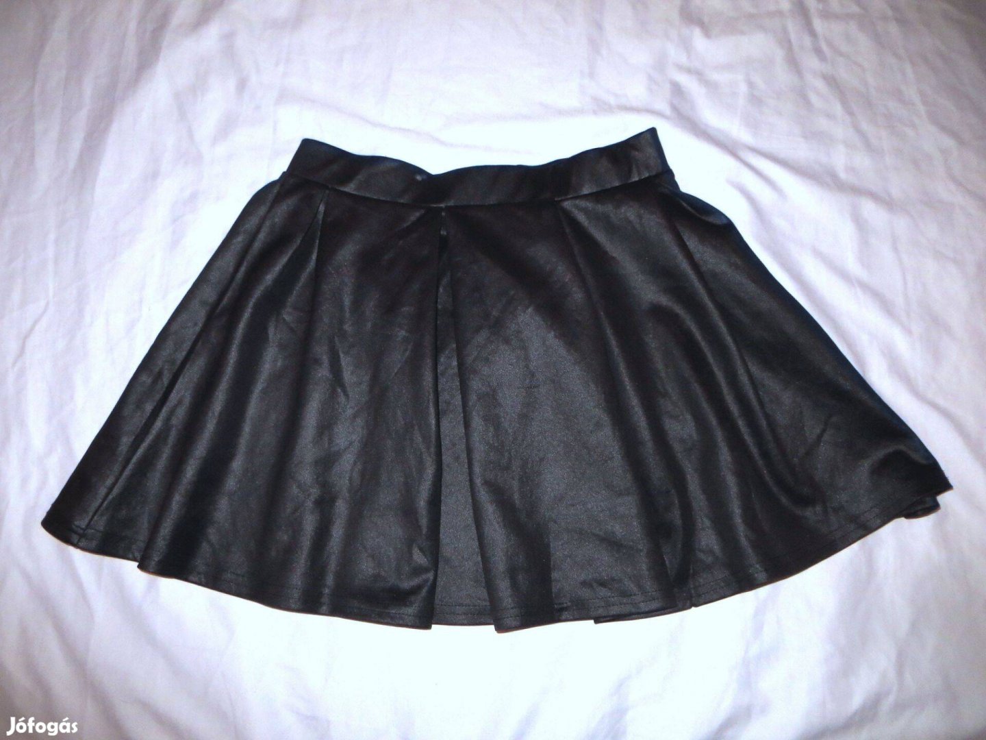 Fekete bőrhatású loknis szoknya Boohoo 11 - 12 év / 146 - 152 cm