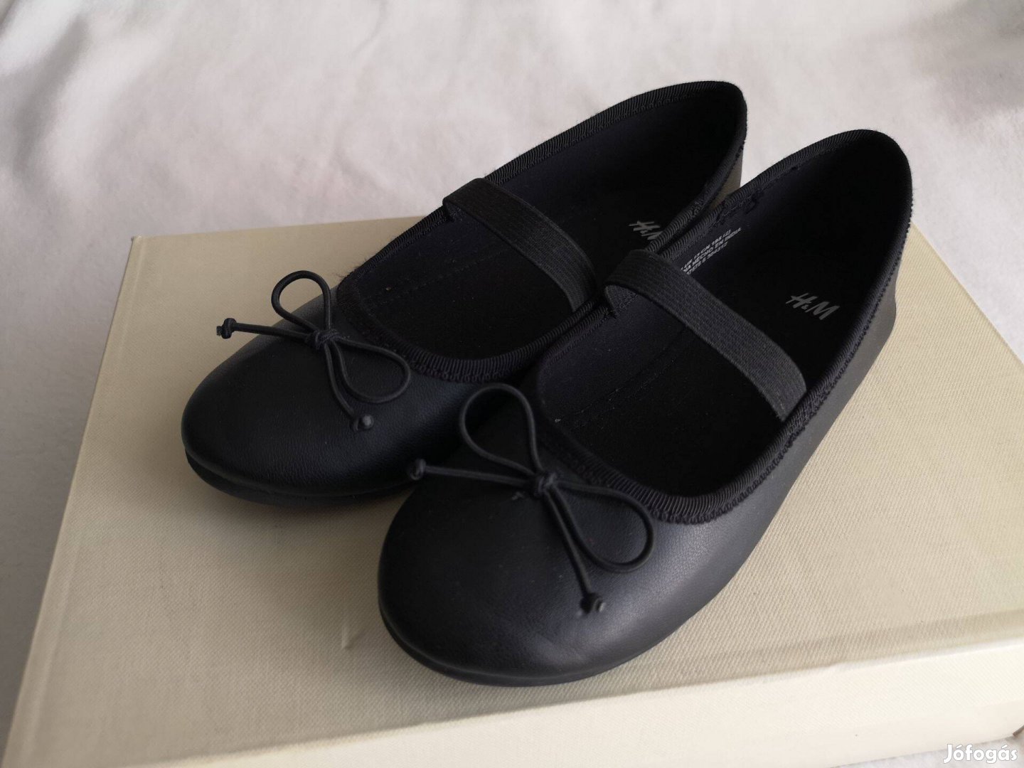 Fekete cipő 31 méret