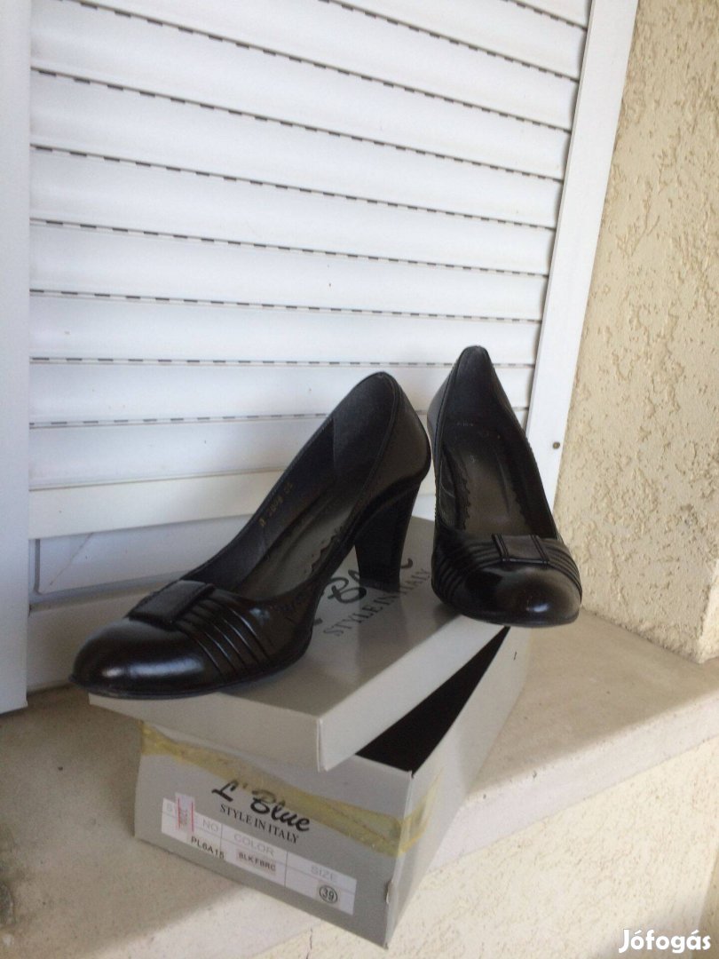 Fekete elegáns cipő